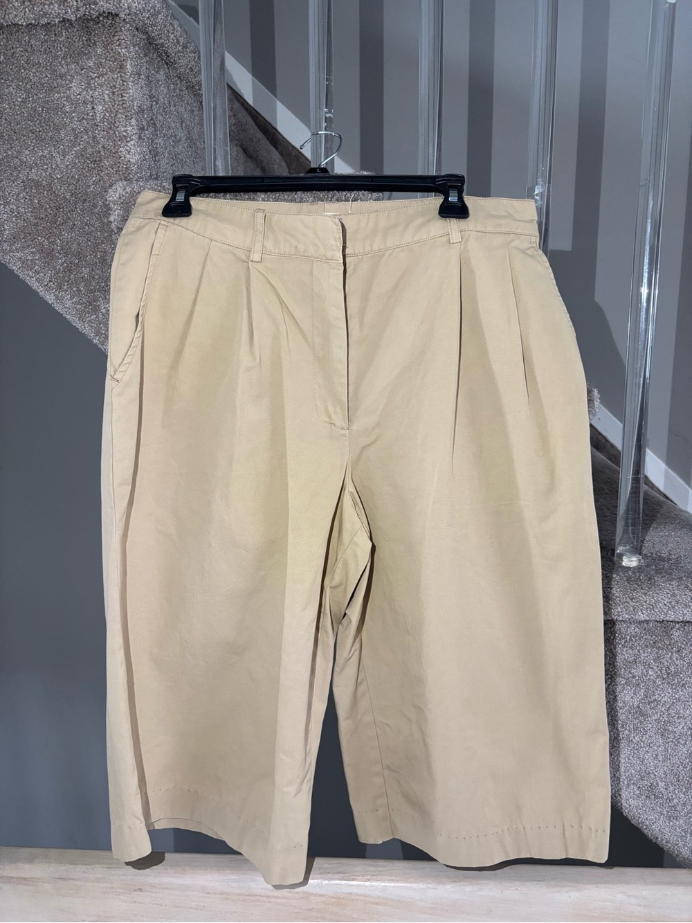 Lucky Brand Women’s Tan Pleated Shorts